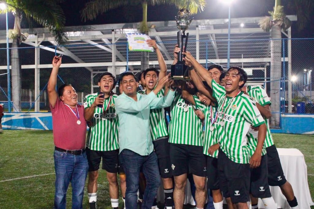 Charpes se Corona Campeón de la Liga Municipal Juvenil de Fútbol 7 en Yecapixtla
