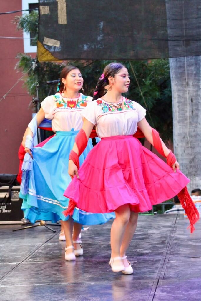 Día 2 || Presentación de Compañía de Danza Folklorica Talentos y Vida