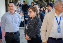 Acompaña Paola Cruz al Gobierno del Estado en Honores a la Bandera en la Colonia Plan de Ayala