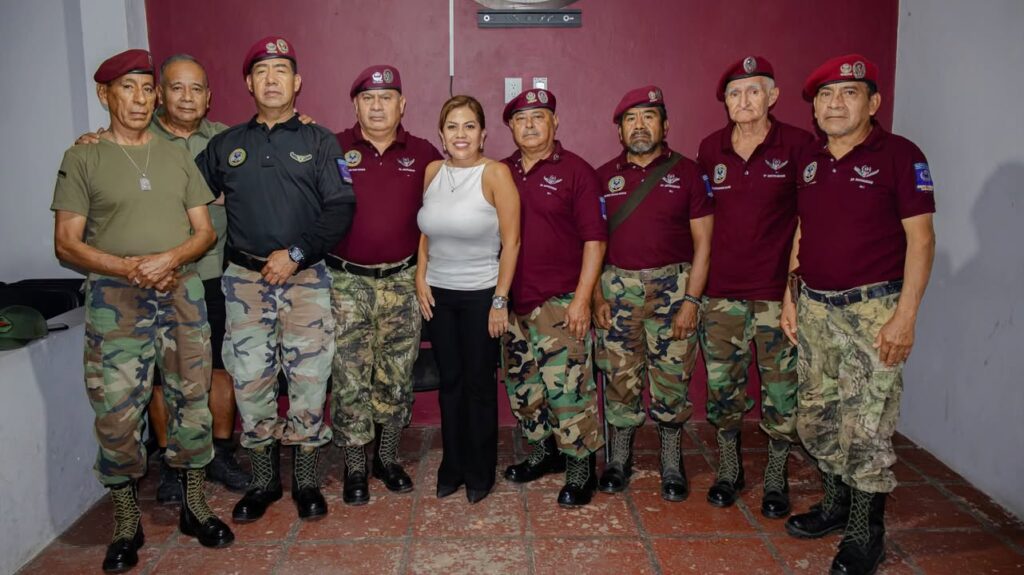 Se Reúne Paola Cruz con la Fraternidad de Paracaidistas para Trabajar por la Paz y Seguridad en Cuautla