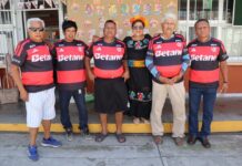 Entrega Ruth Rodríguez Uniformes al Equipo de Fútbol Unión Victoria