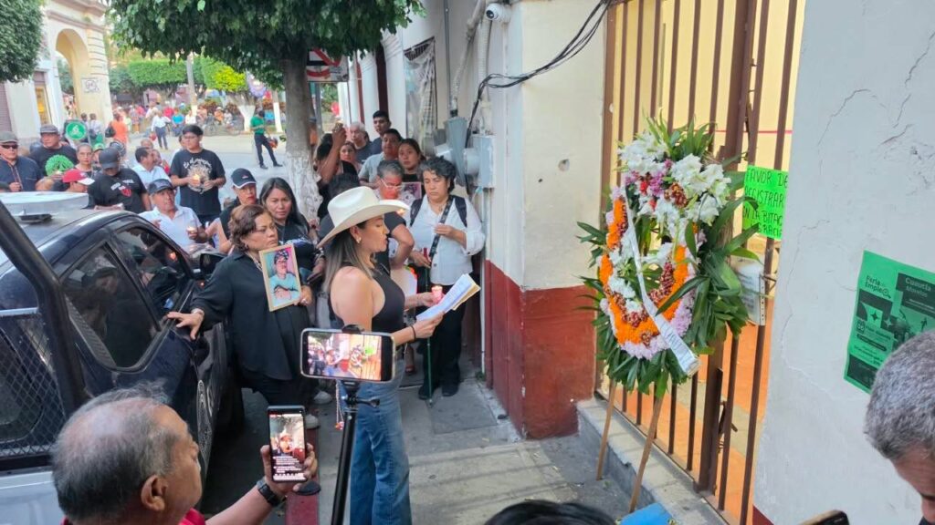 Encabeza Yndira Sandoval Marcha Ciudadana de Luto por las Muertas y Muertos de la Impunidad