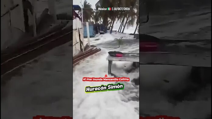 Avance del Mar Inunda Calles de Manzanillo por Efectos del Huracán Simón