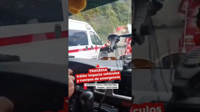 Tráiler Embiste Vehículos y Cuerpos de Emergencia en la Autopista Tuxtla-san Cristóba
